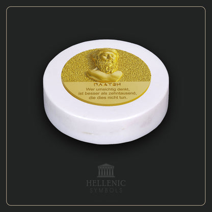 PLATO QUOTE 3D 1 (German) / Alabaster with Brass